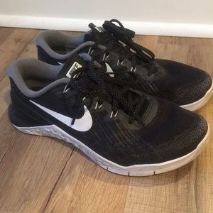 Women’s 7.5 Nike Metcon 3